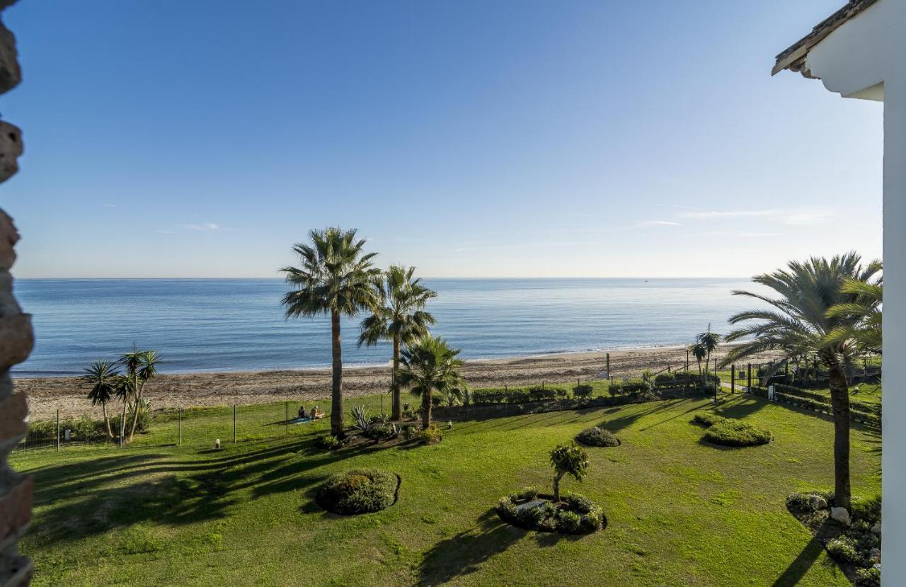 Hb - Comfortable Beachfront Holiday Apartment Estepona Exterior foto