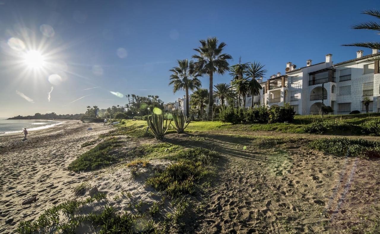 Hb - Comfortable Beachfront Holiday Apartment Estepona Exterior foto