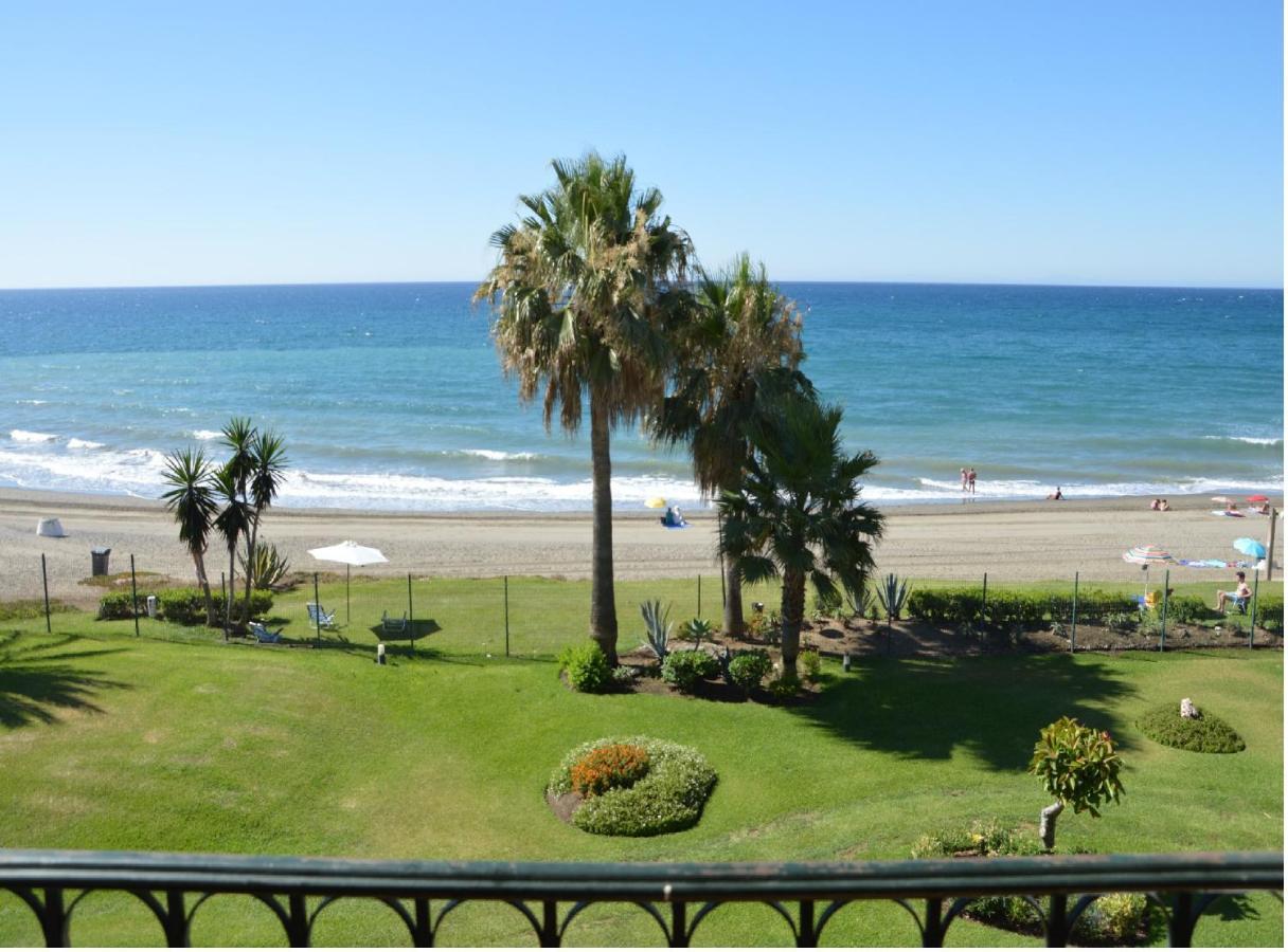 Hb - Comfortable Beachfront Holiday Apartment Estepona Exterior foto